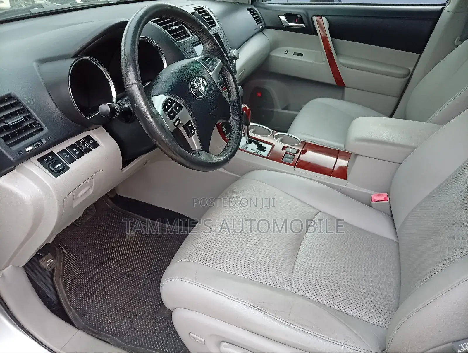 Toyota Highlander Limited 3.5l 4WD 2013 White