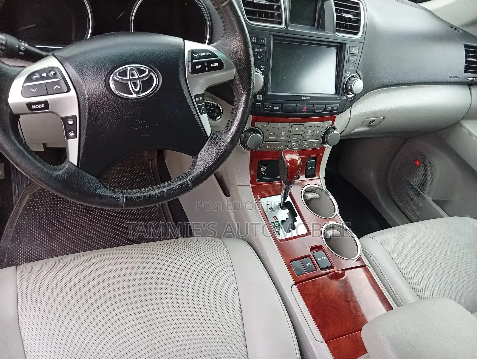 Toyota Highlander Limited 3.5l 4WD 2013 White