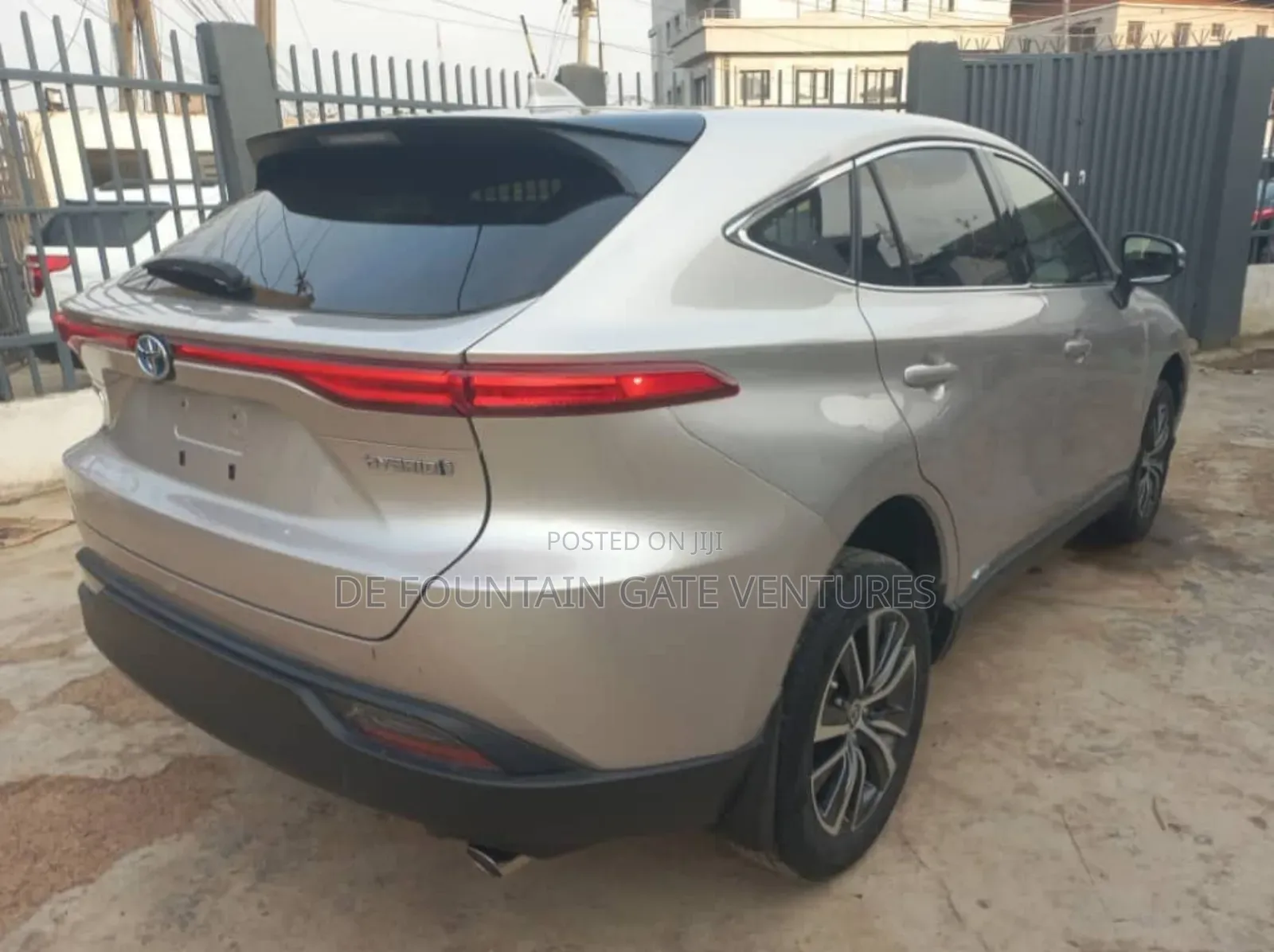 Toyota Venza XLE 2021 Silver