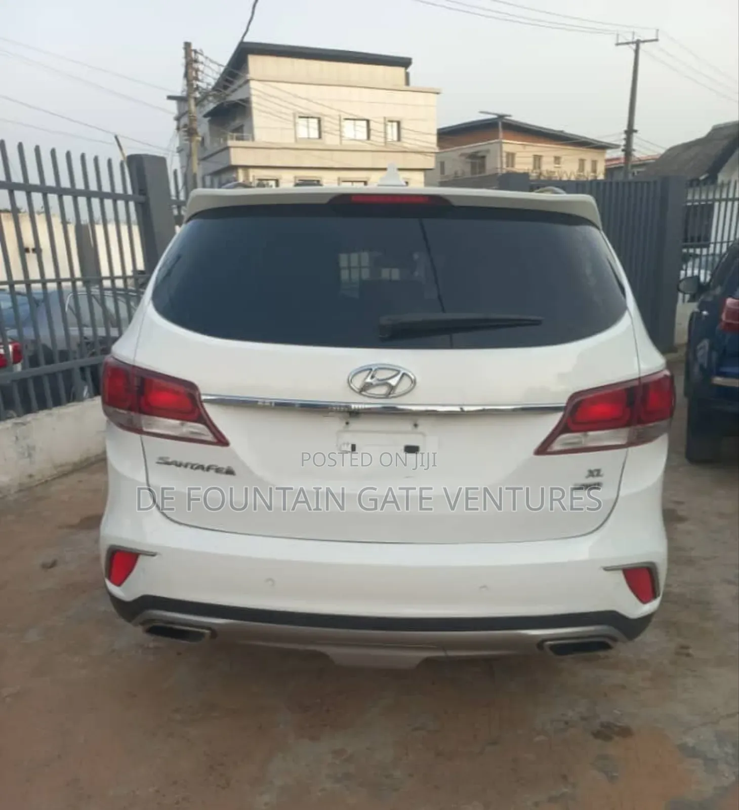 Hyundai Santa Fe Limited FWD 2017 White