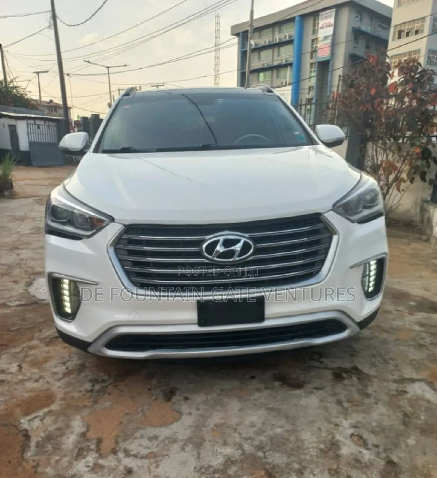 Hyundai Santa Fe Limited FWD 2017 White