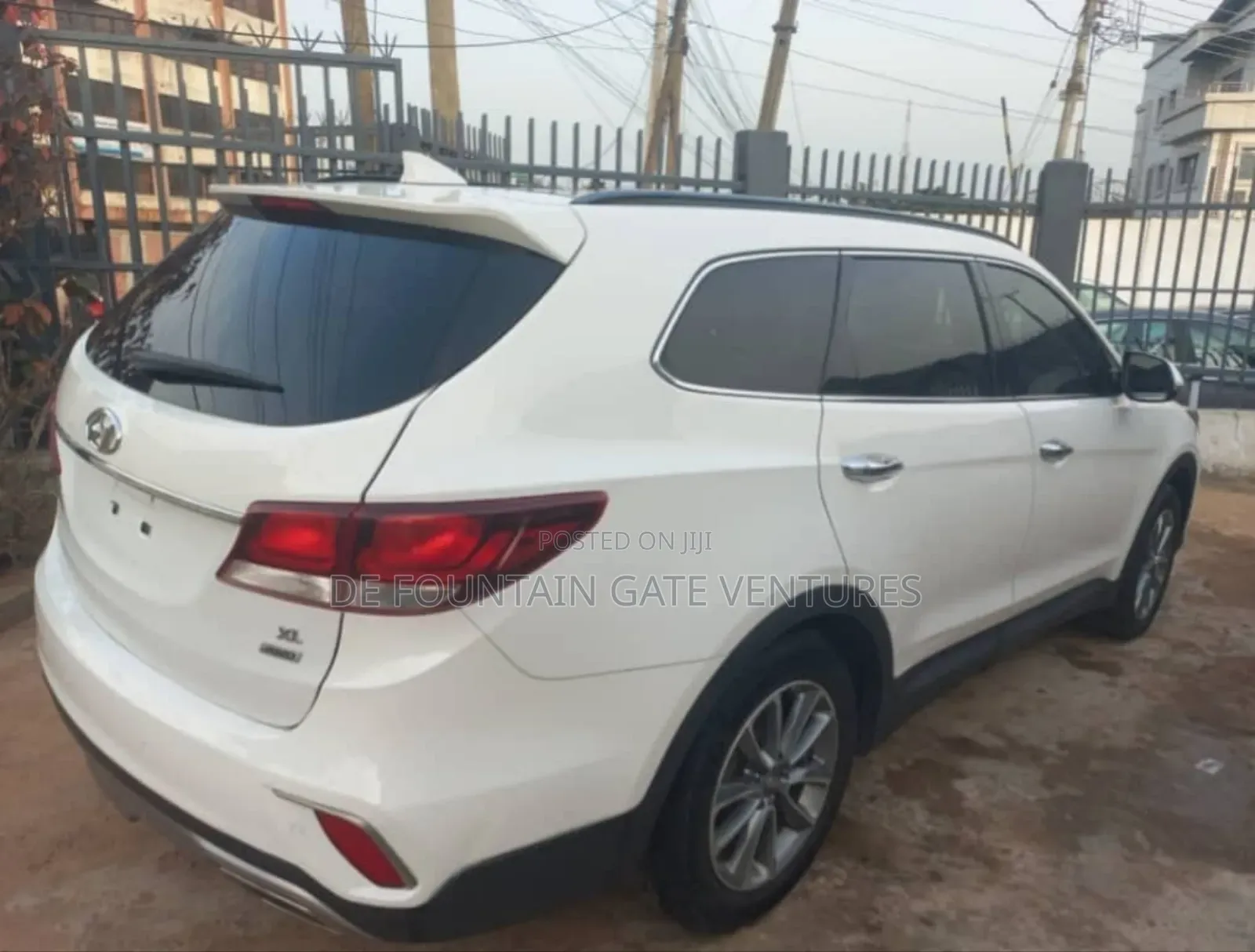 Hyundai Santa Fe Limited FWD 2017 White