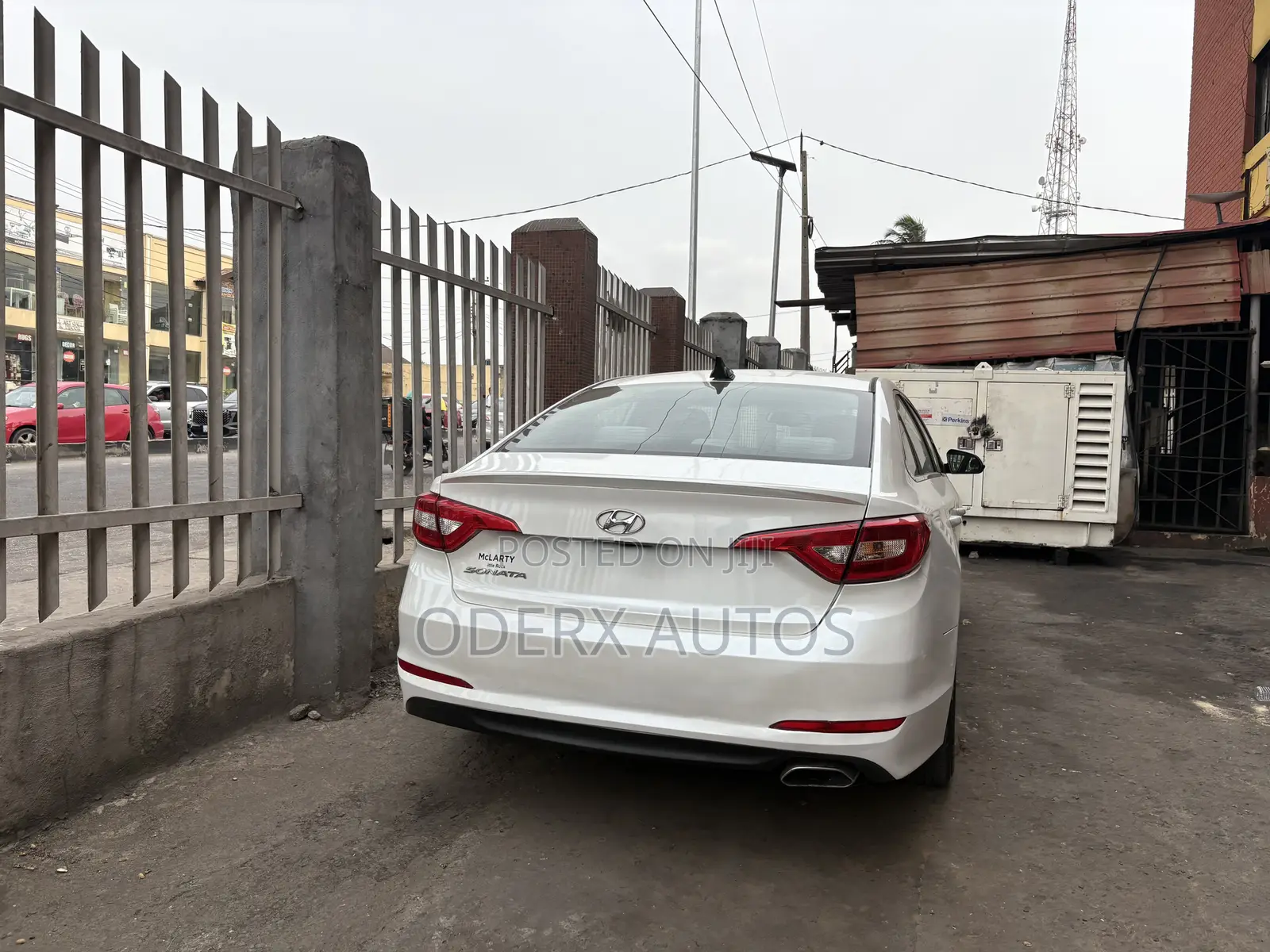 Hyundai Sonata Sport 2.0T Sedan FWD (2.0L 4cyl 6A) 2016 White