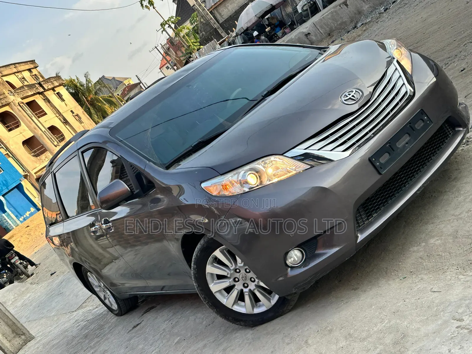Toyota Sienna Limited FWD 7-Passenger 2013 Gray
