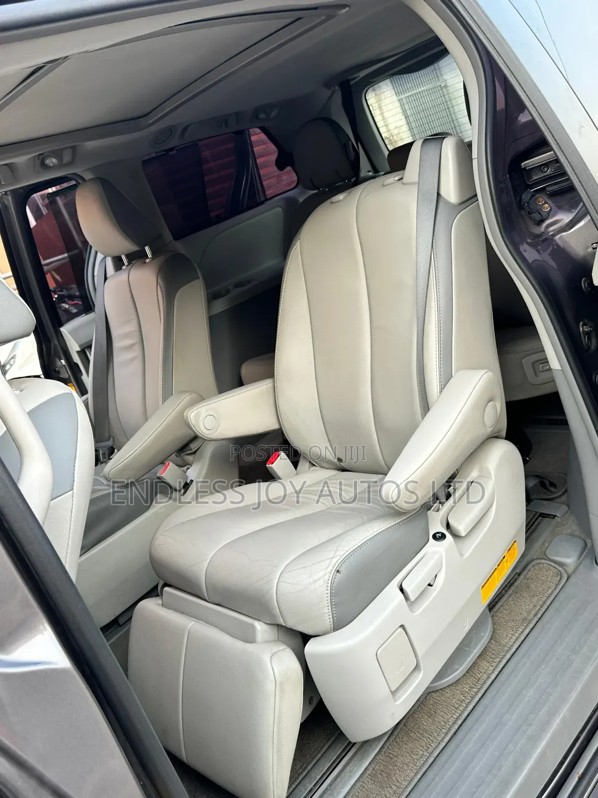 Toyota Sienna Limited FWD 7-Passenger 2013 Gray