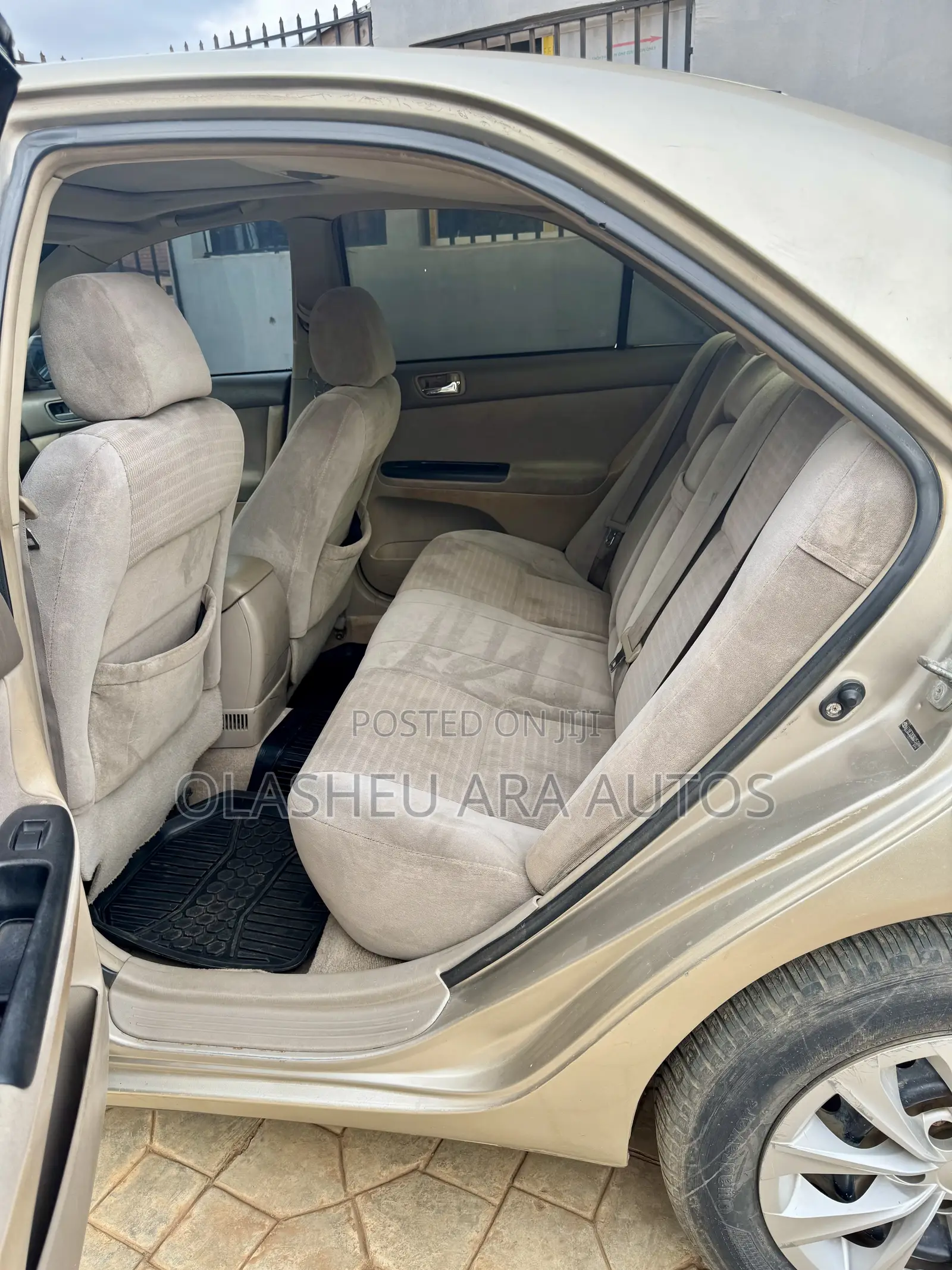 Toyota Camry LE 4dr Sedan (2.4L 4cyl 5A) 2006 Gold