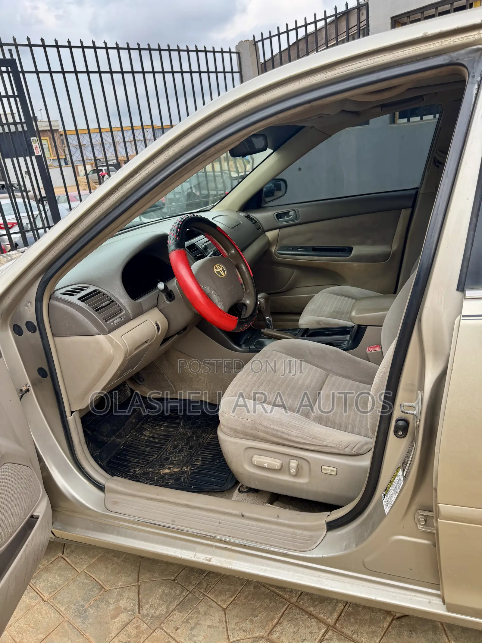 Toyota Camry LE 4dr Sedan (2.4L 4cyl 5A) 2006 Gold