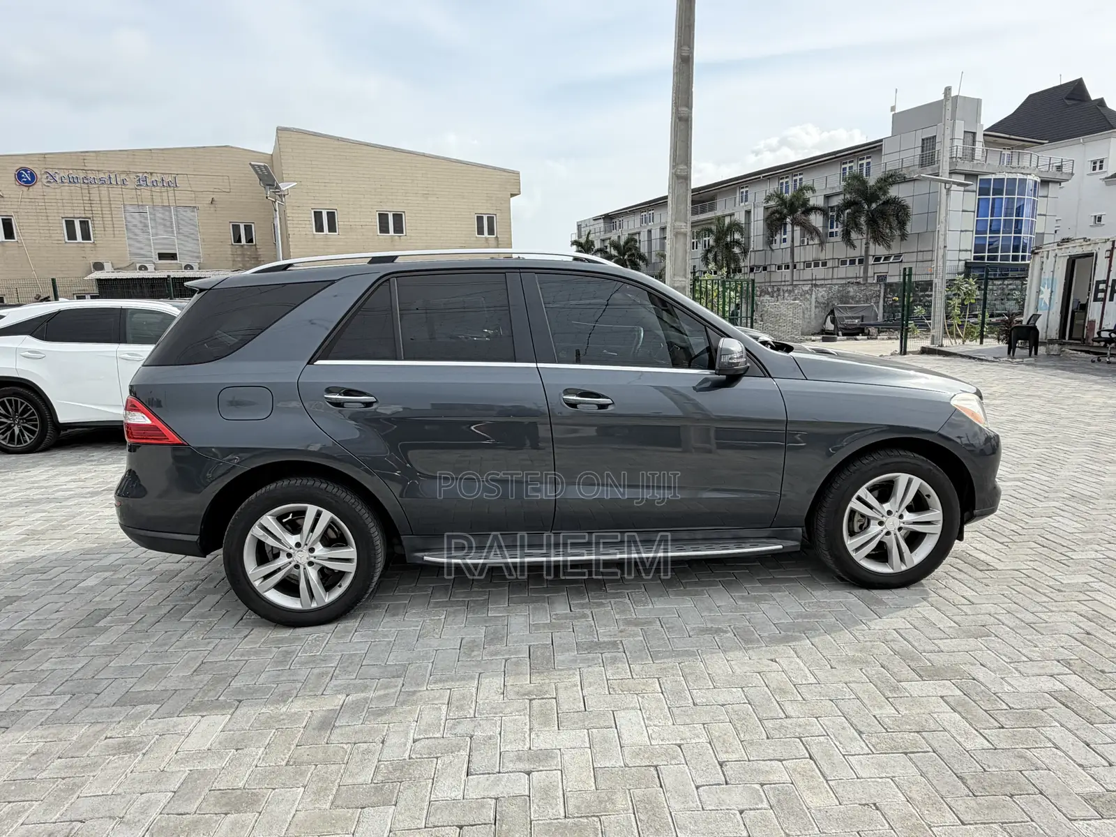 Mercedes-Benz M Class ML350 4MATIC 4dr SUV AWD (3.5L 6cyl 7A) 2014 Gray