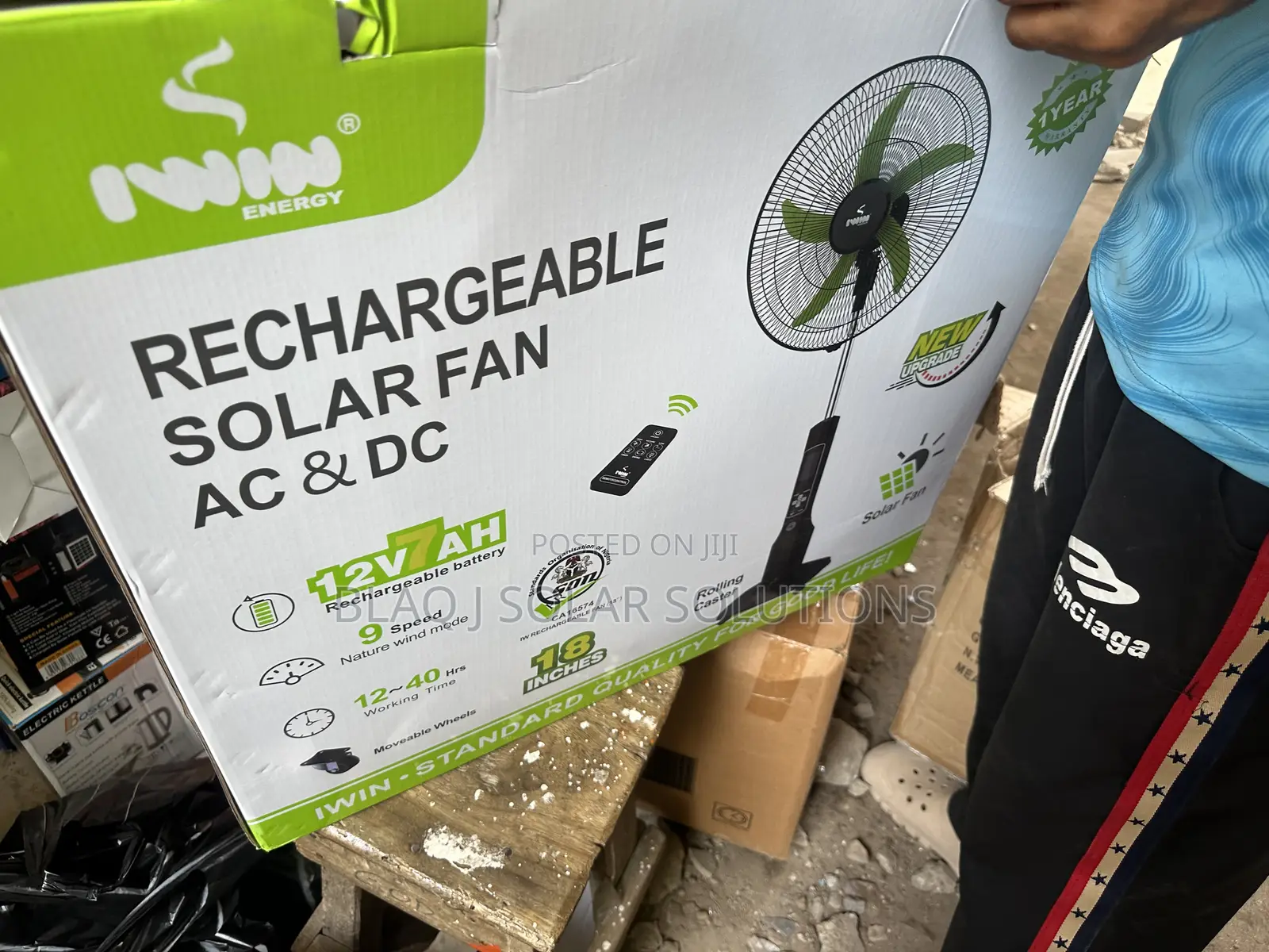 Brand New Iwin Rechargeable Solar Fan Dc Ac