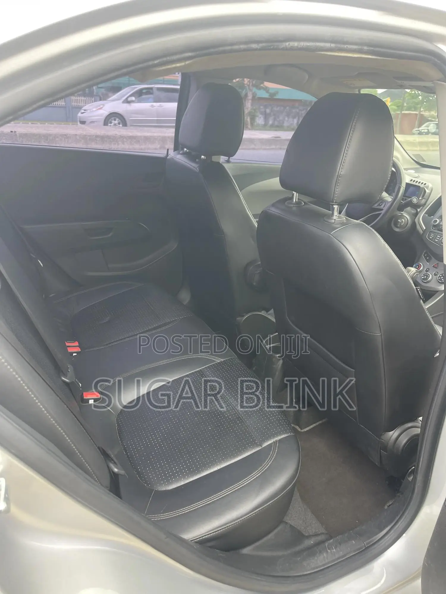 Chevrolet Aveo 1.2 Sedan 2013 Silver