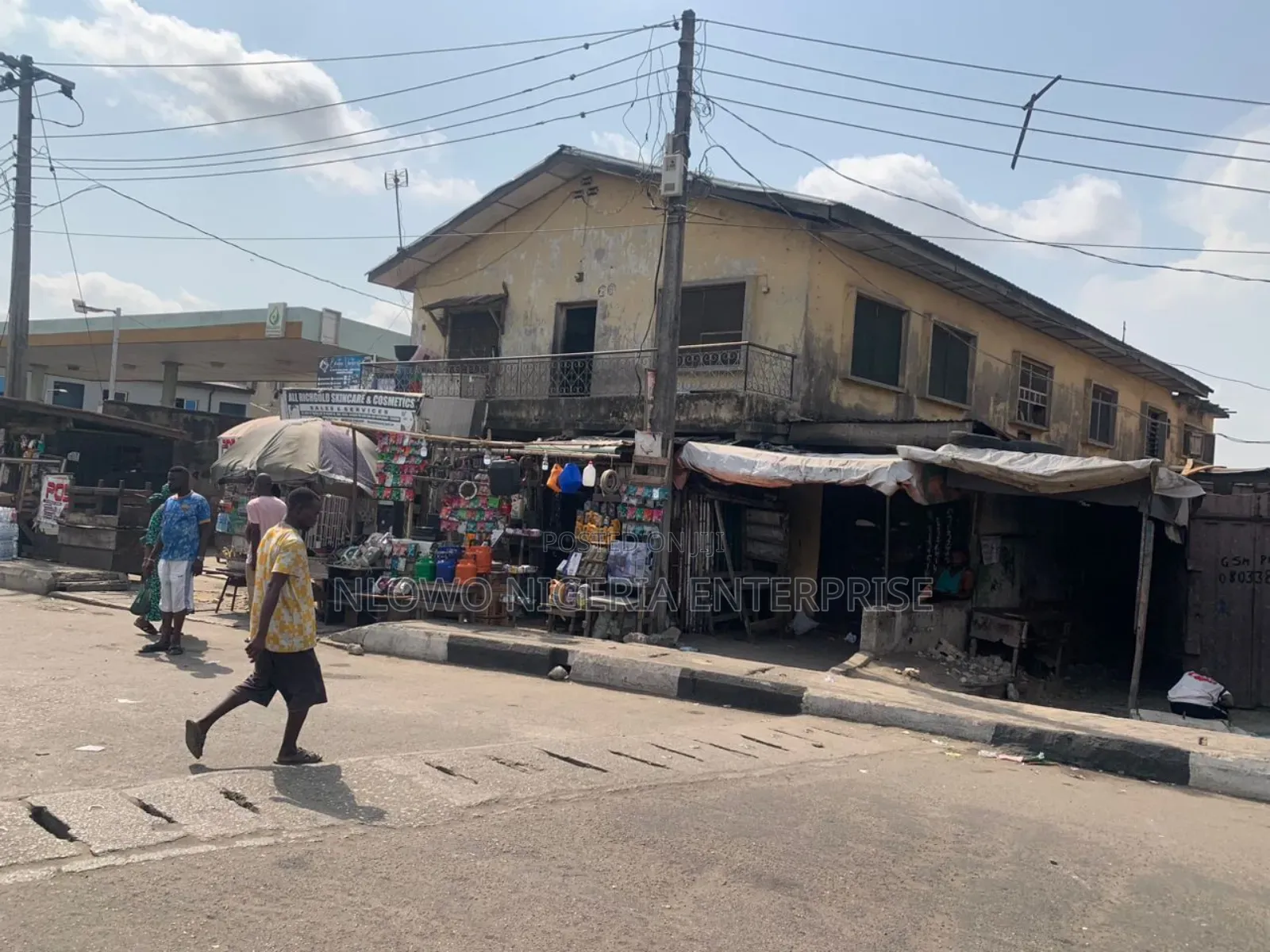 6bdrm Block of Flats in Okuta Road Estate, Bariga / Shomolu for sale