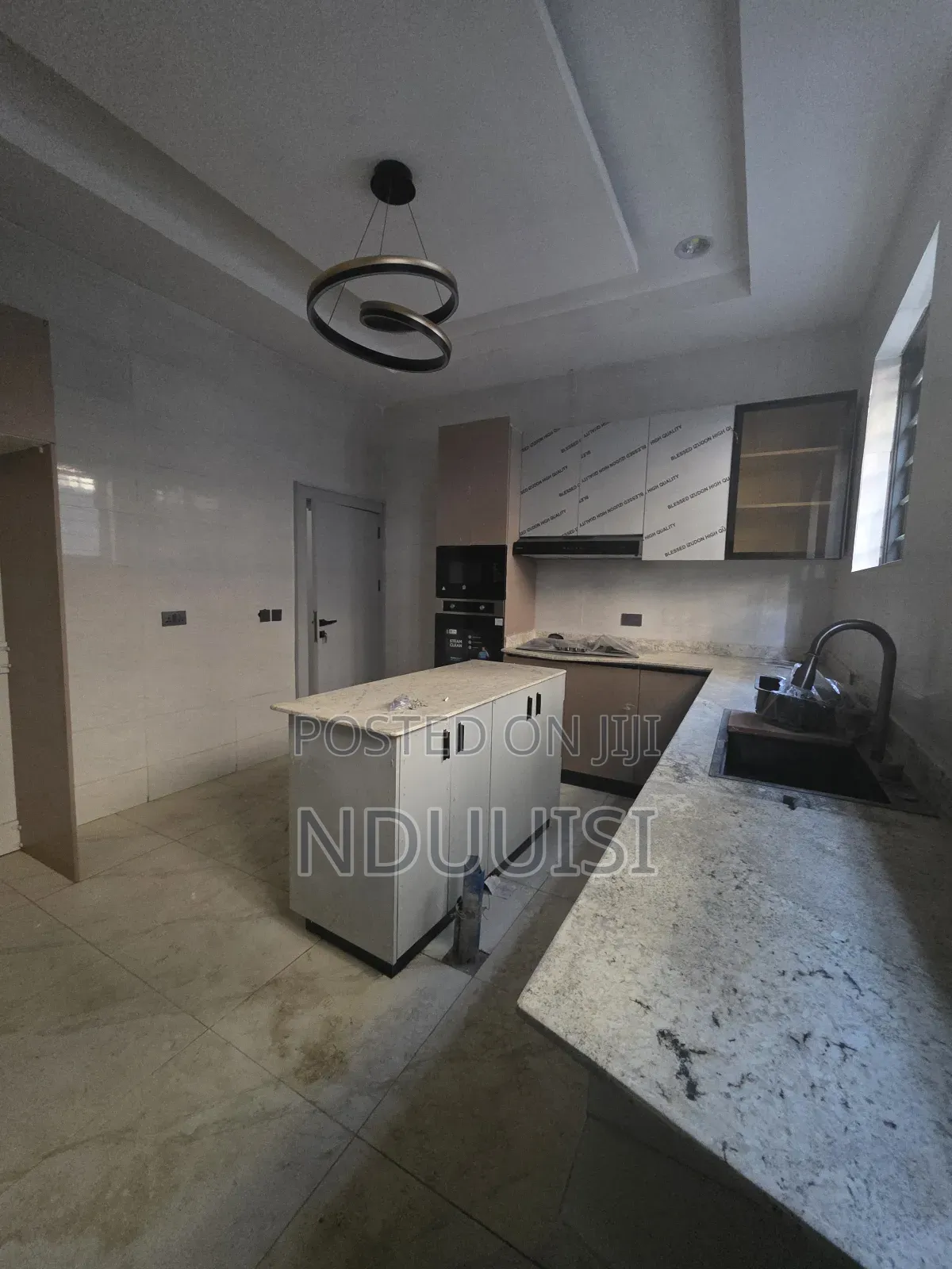 4bdrm Townhouse/Terrace in Utako for sale