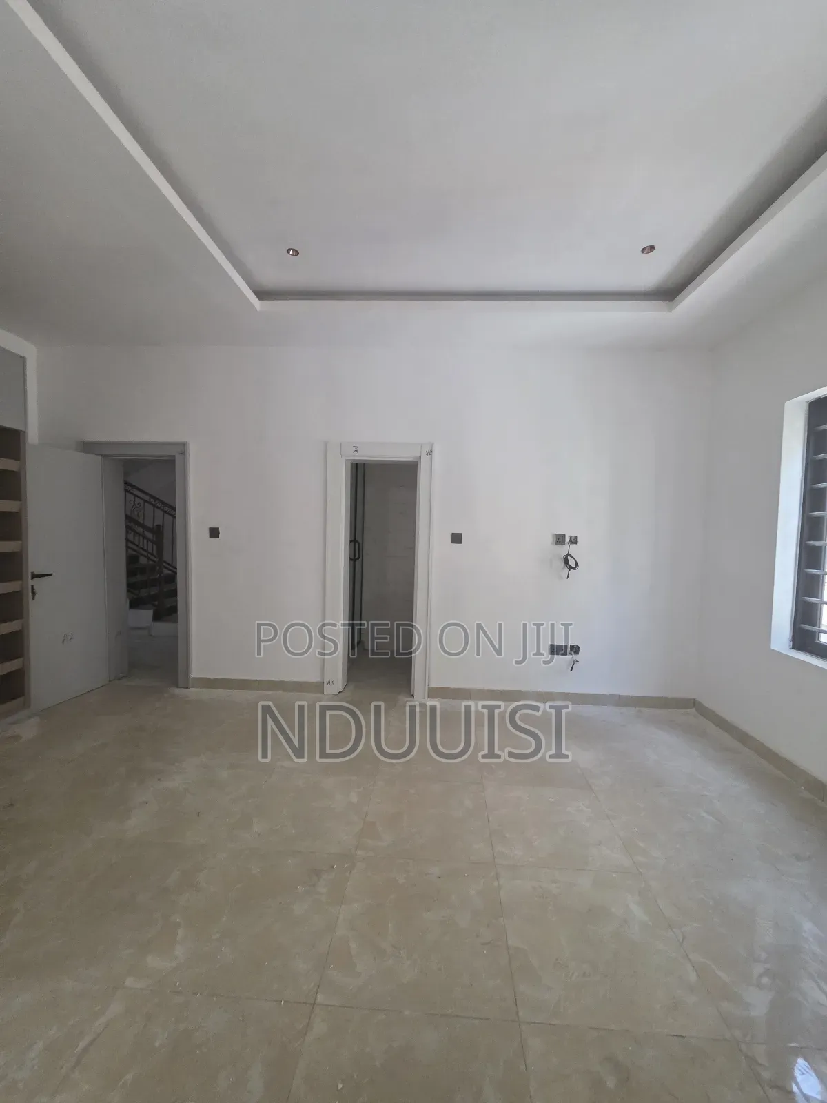 4bdrm Townhouse/Terrace in Utako for sale