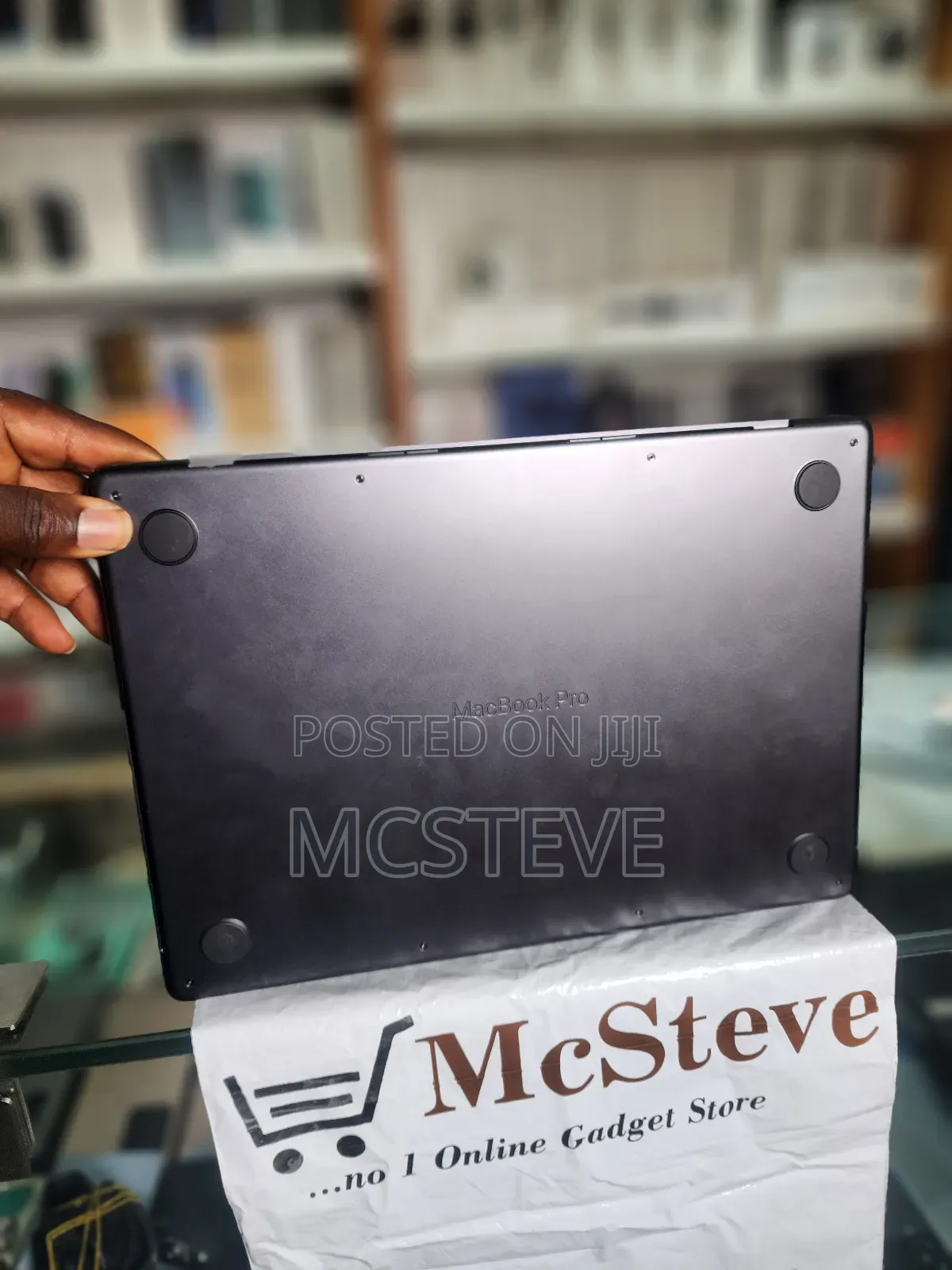 Apple MacBook Pro 2023 M3 Pro 14-inch 18GB Apple M3 Pro SSD 512GB