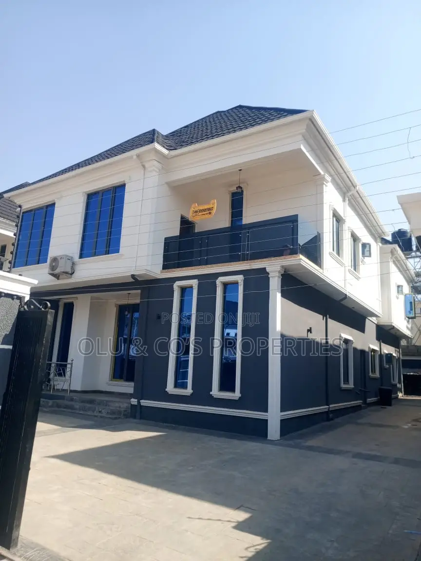 3bdrm Block of Flats in An Estate Around, Lugbe District for rent
