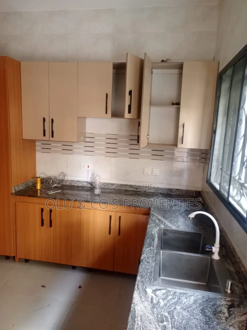 3bdrm Block of Flats in An Estate Around, Lugbe District for rent