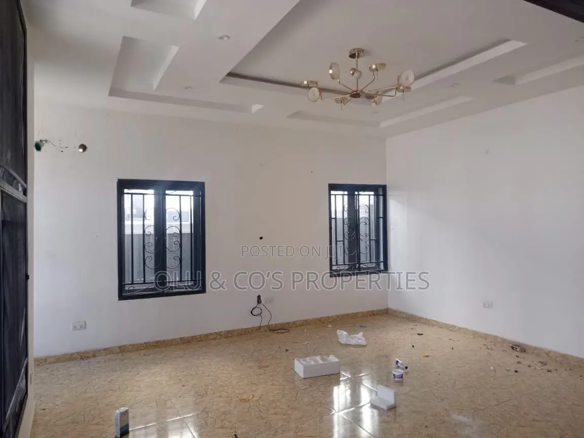3bdrm Block of Flats in An Estate Around, Lugbe District for rent