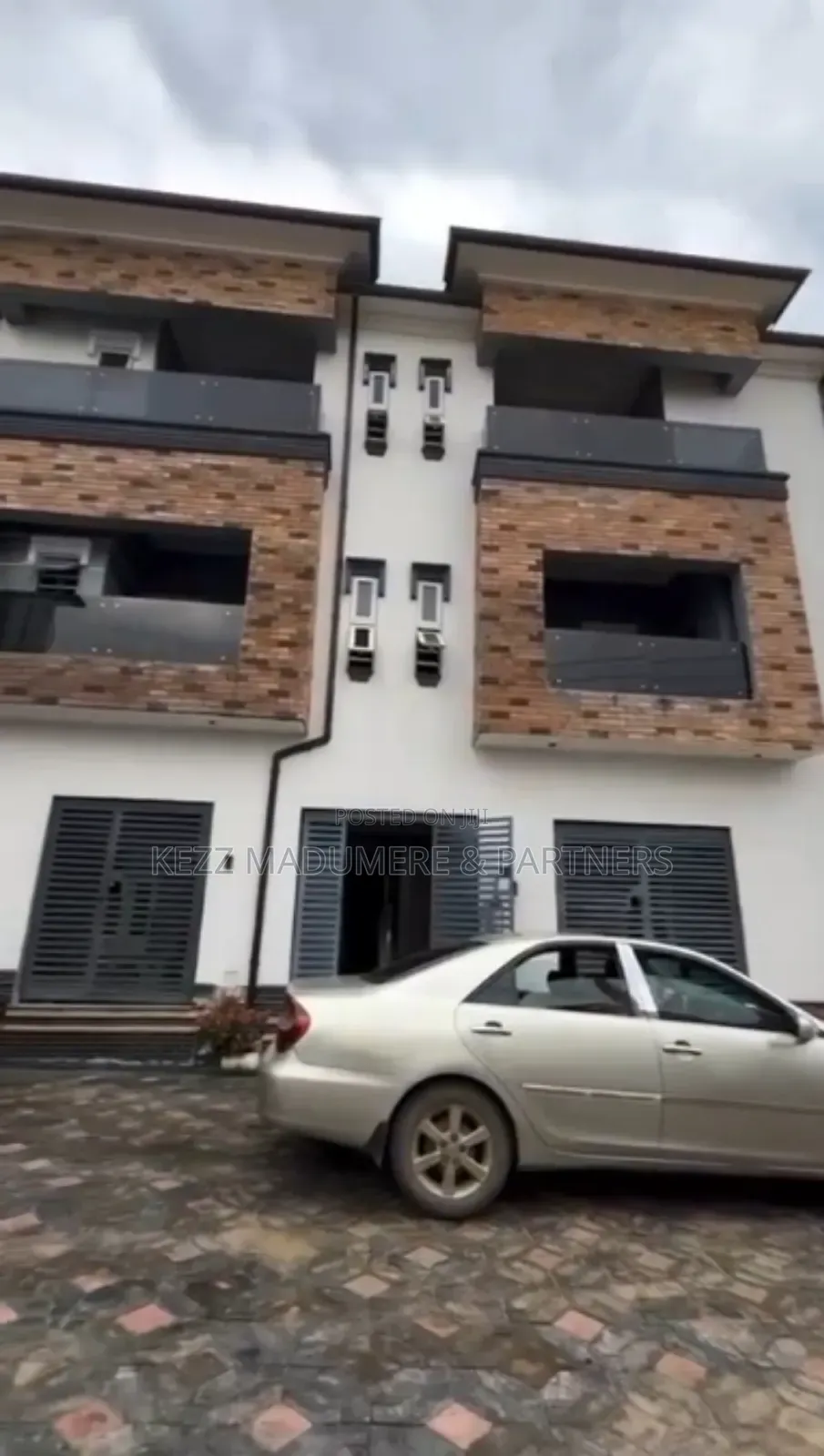 10bdrm Block of Flats in Off Nta Road , Port, Obio-Akpor for sale