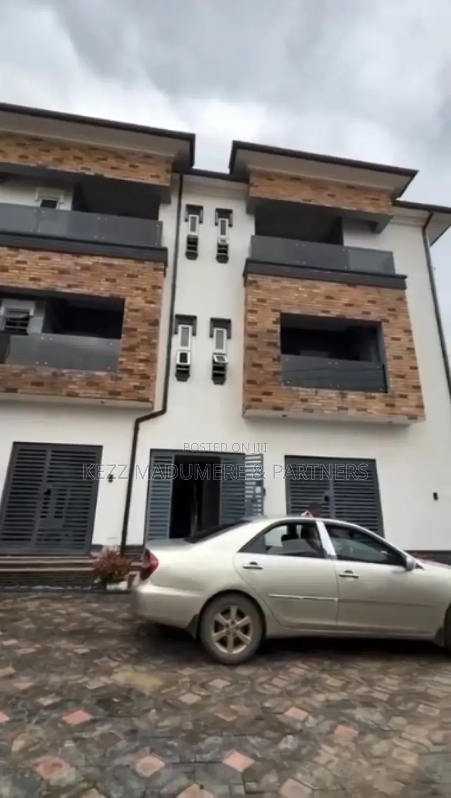 10bdrm Block of Flats in Off Nta Road , Port, Obio-Akpor for sale