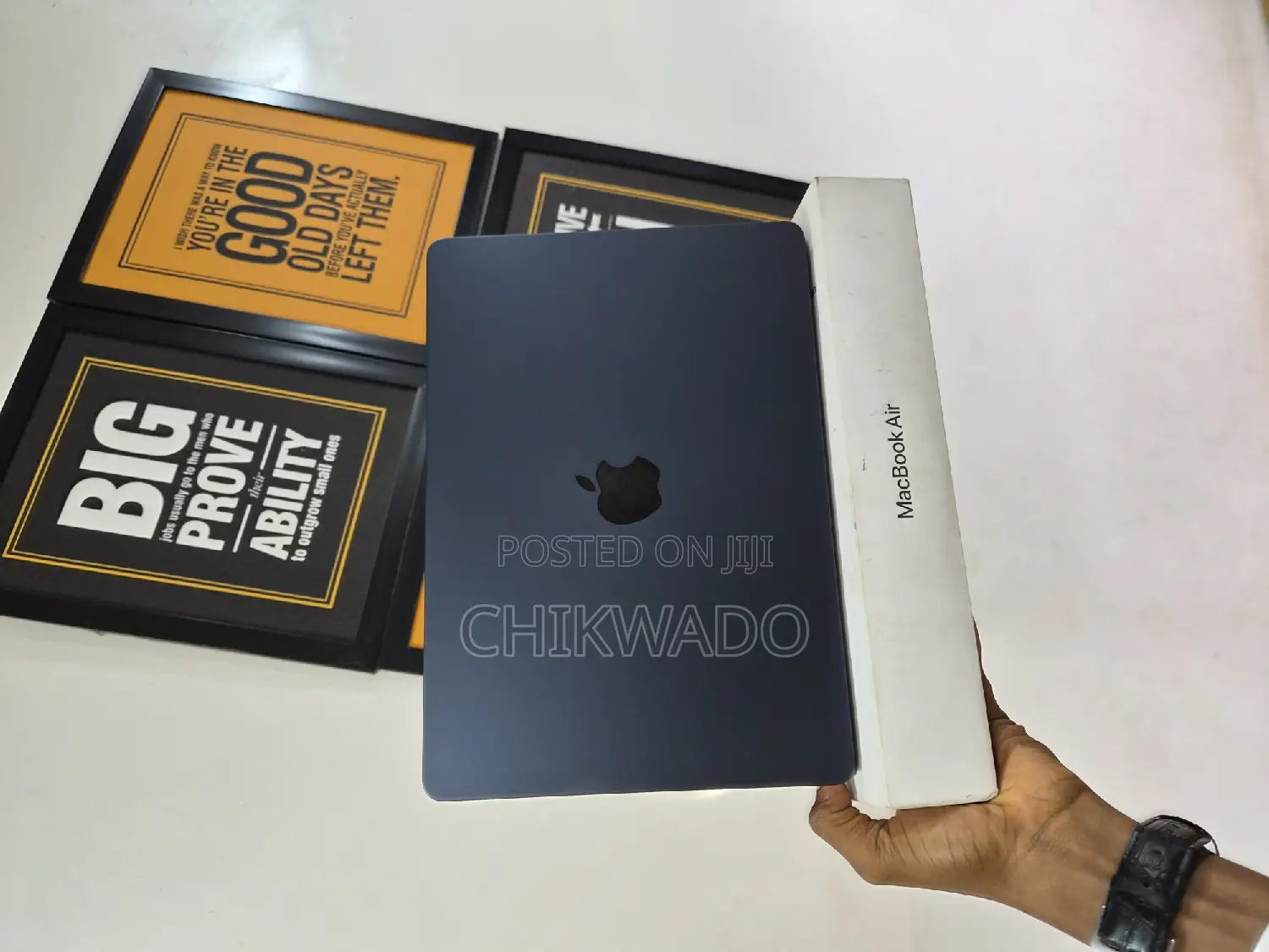 New Laptop Apple MacBook Air 2025 M4 16GB Apple M4 SSD 256GB