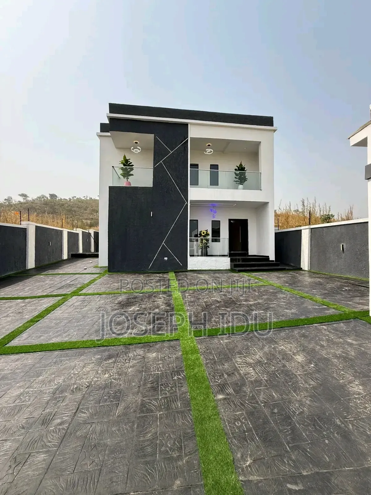 4bdrm Duplex in Golf Annex Estate for sale