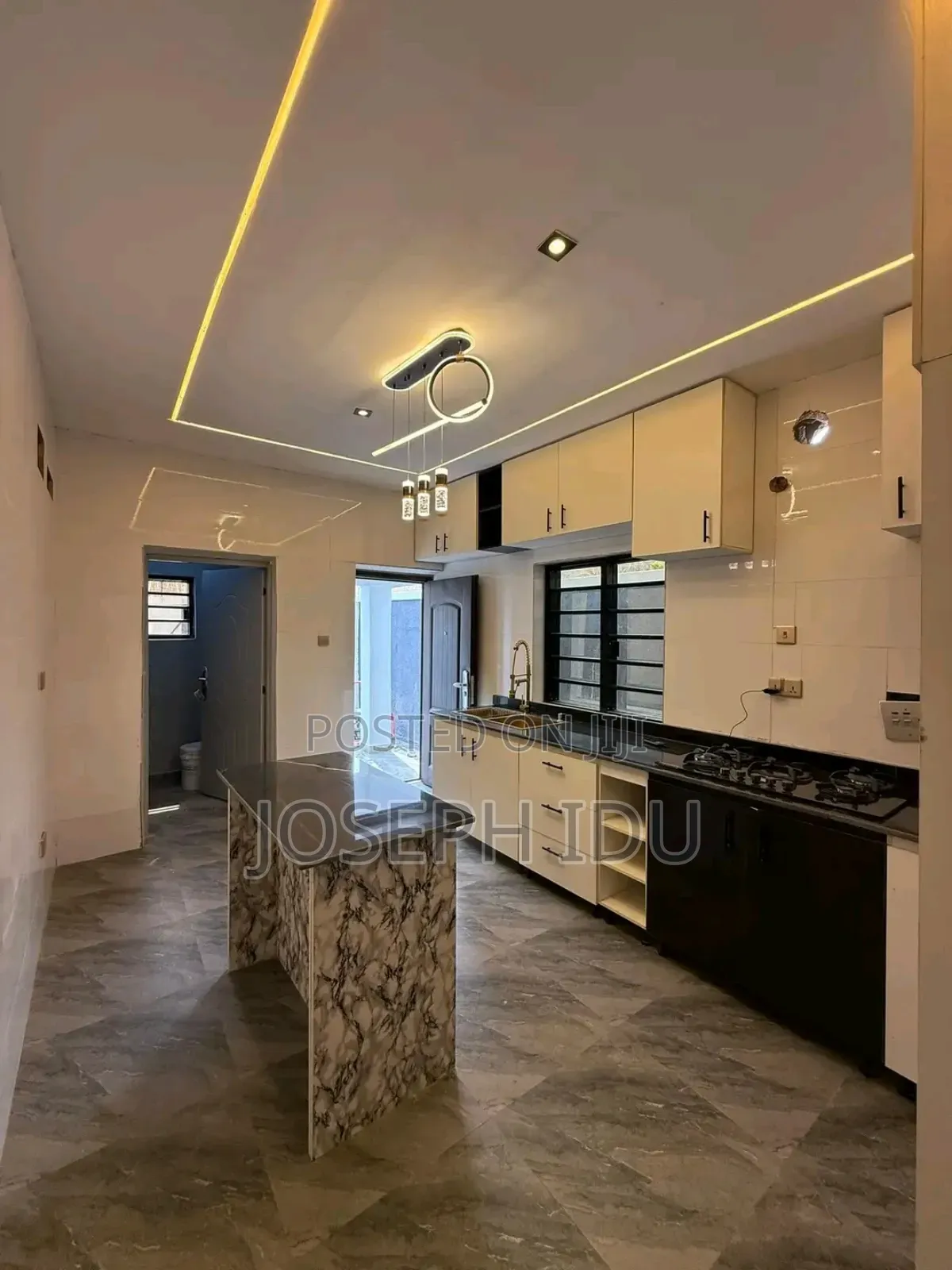 4bdrm Duplex in Golf Annex Estate for sale