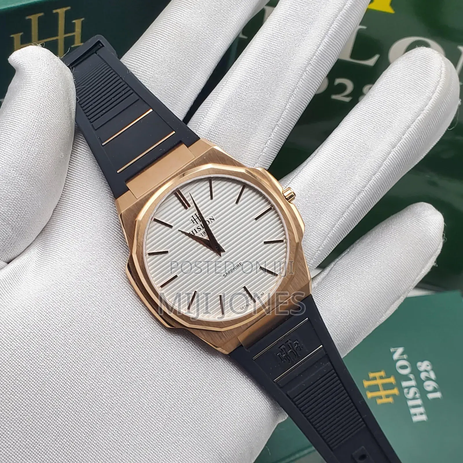 "Hislon Cl127 - Sporty Rubber Strap Watch"