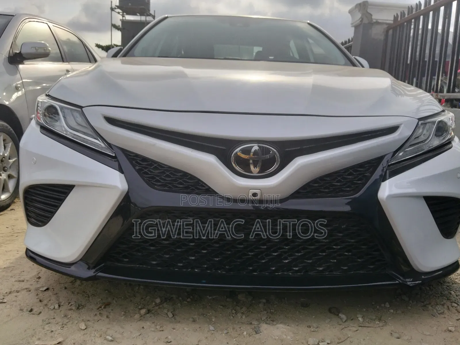 Toyota Camry XSE (2.5L 4cyl 8A) 2019 White