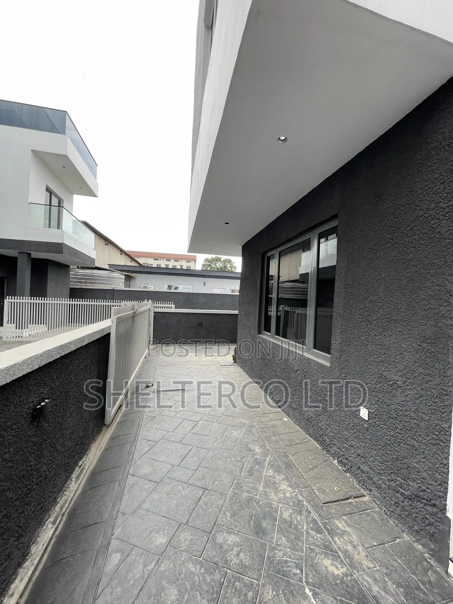 Furnished 5bdrm Duplex in Estate, Adeniyi Jones for rent
