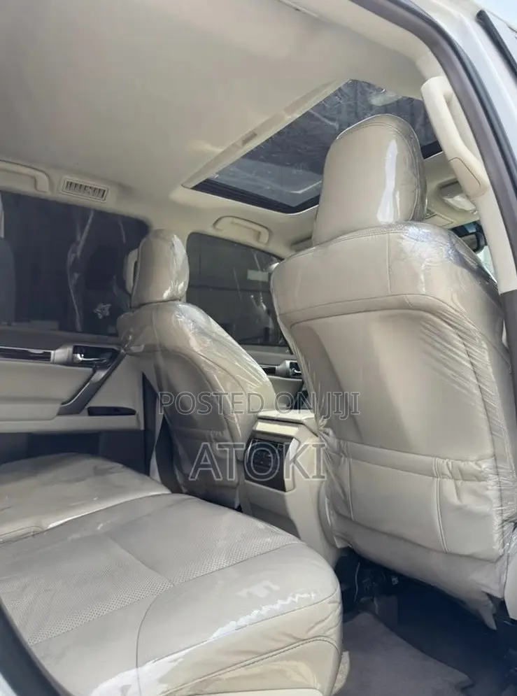 Lexus GX 460 Base 2017 White