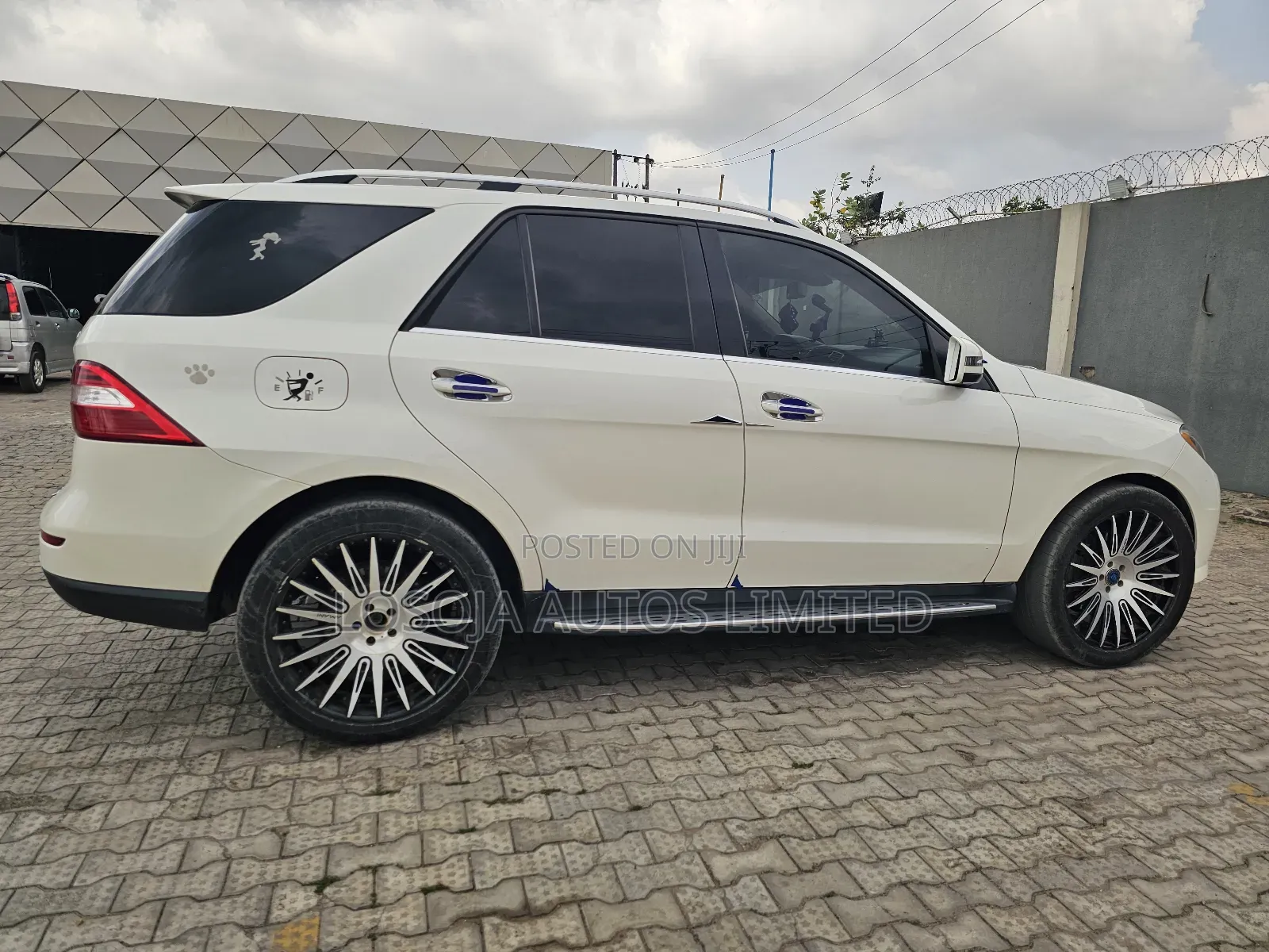 Mercedes-Benz M Class ML350 4MATIC 4dr SUV AWD (3.5L 6cyl 7A) 2014