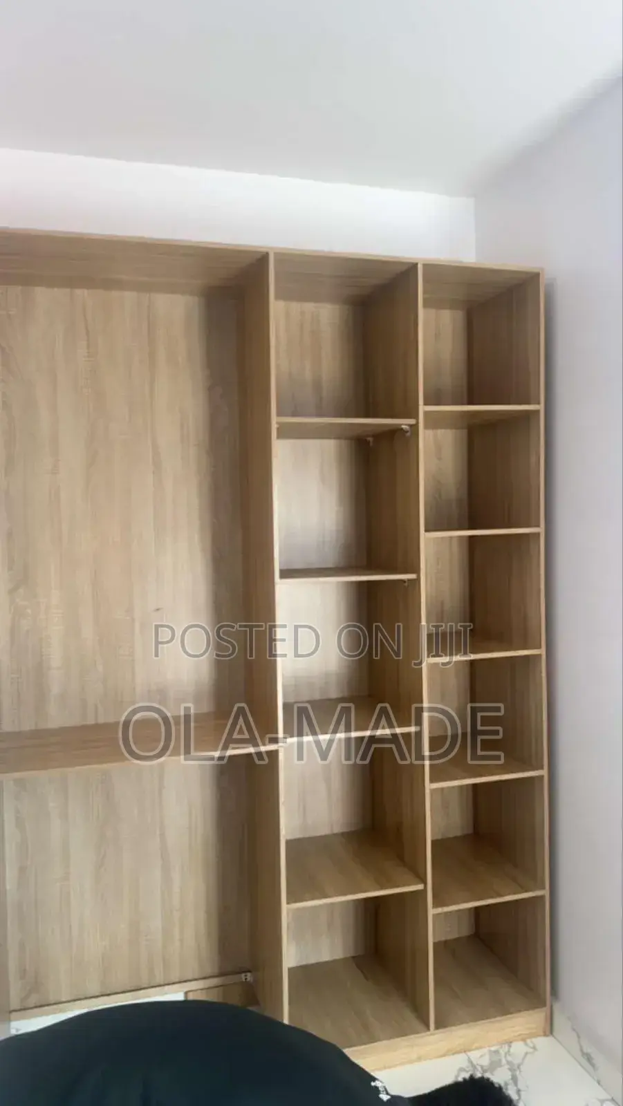 4 Doors Wardrobe With Glass Door