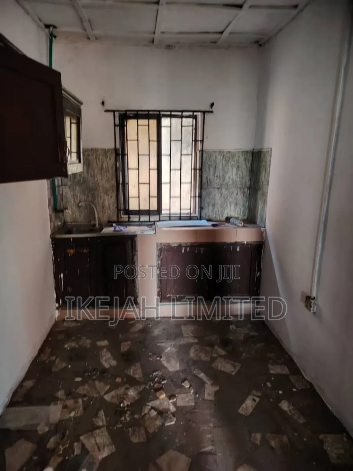 3bdrm Apartment in Oregun for rent
