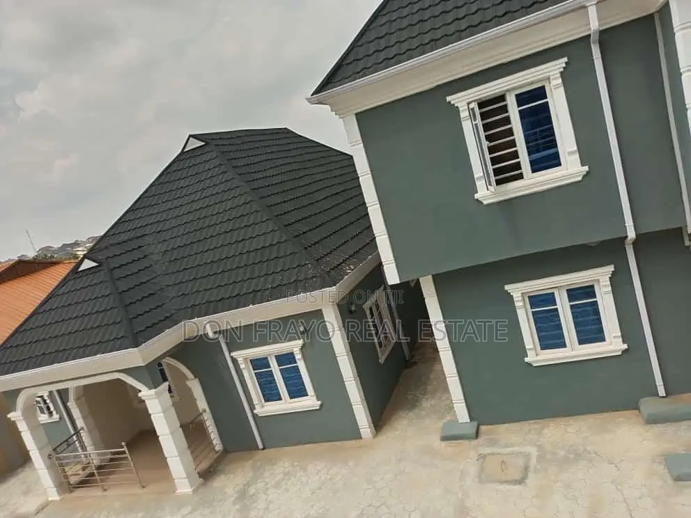 18bdrm Block of Flats in Odo Ona Elewe, Akala Express for sale