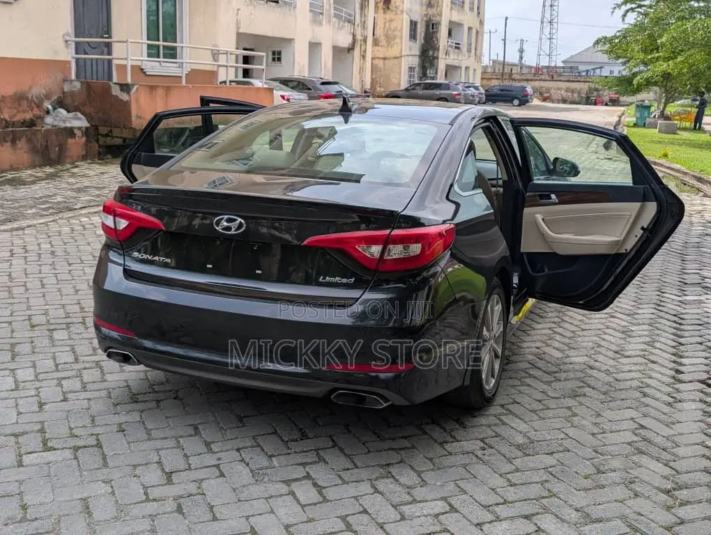 Hyundai Sonata Limited 2.0T Seban (2.0L 4cyl 6A) 2016 Black