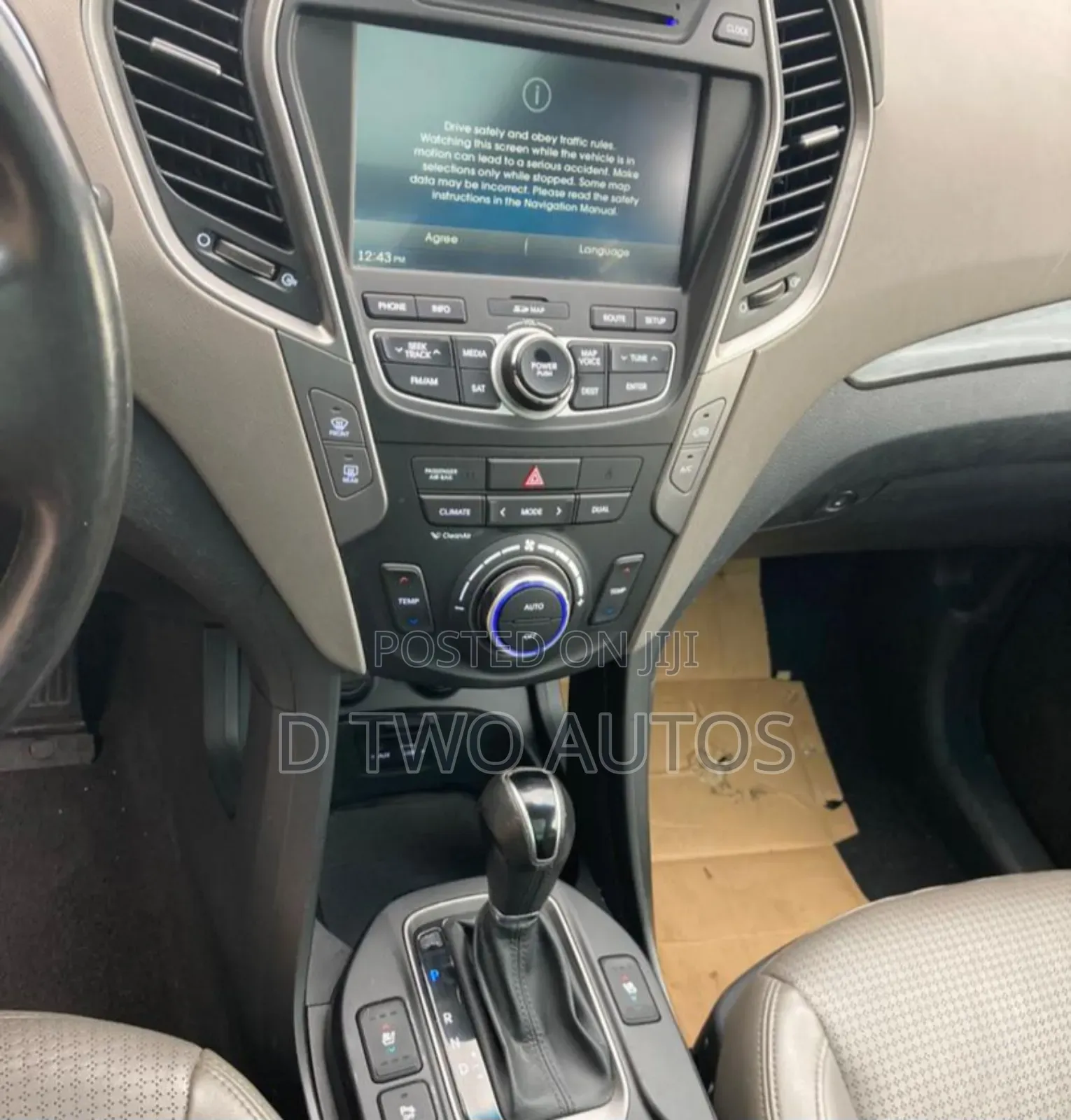 Hyundai Santa Fe Limited 4dr SUV (3.3L 6cyl 6A) 2015 Silver