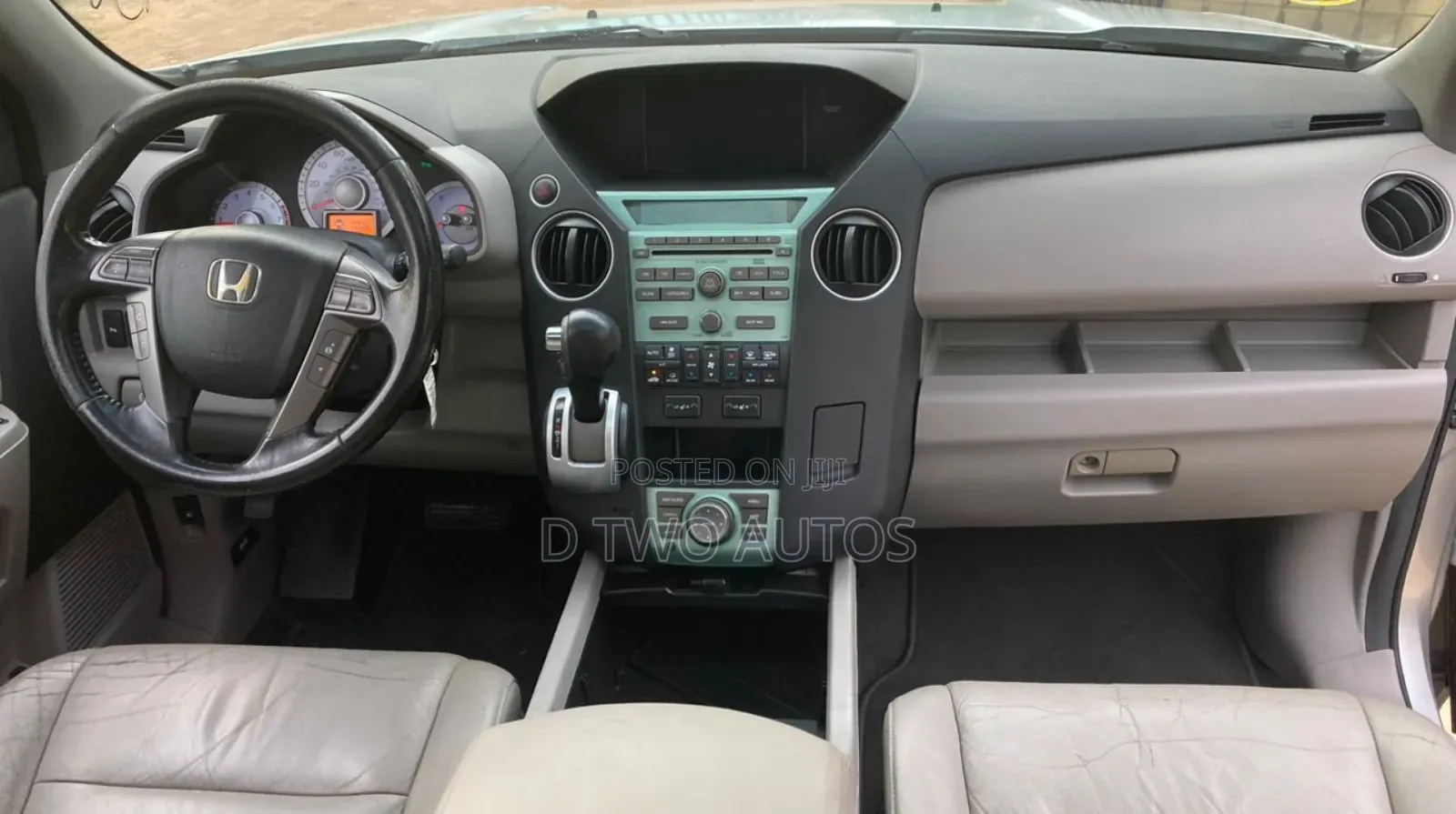Honda Pilot Touring w/RES/Navi FWD (3.5L 6cyl 5A) 2011 Silver