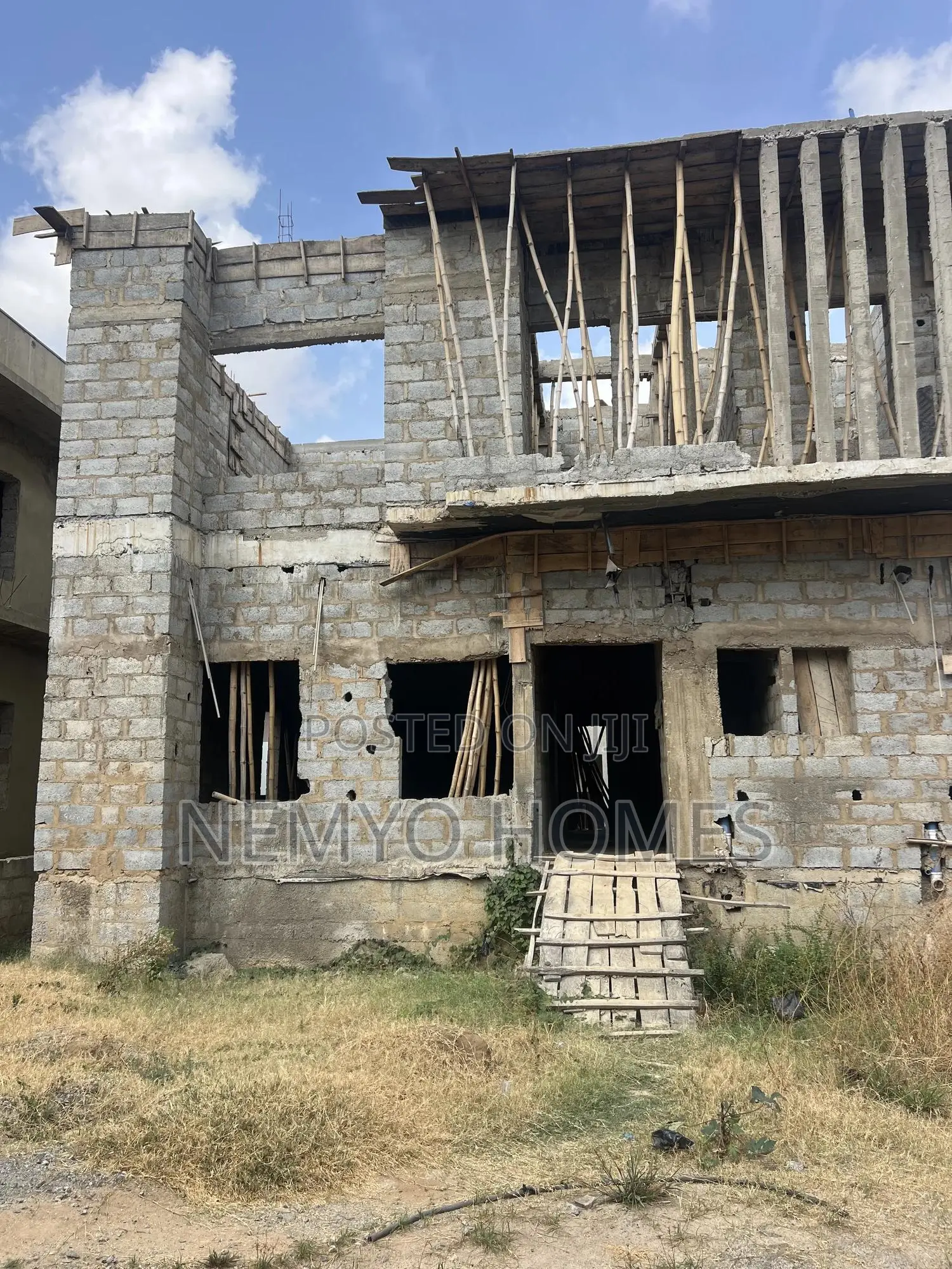 4bdrm Duplex in Apo Nepa for sale