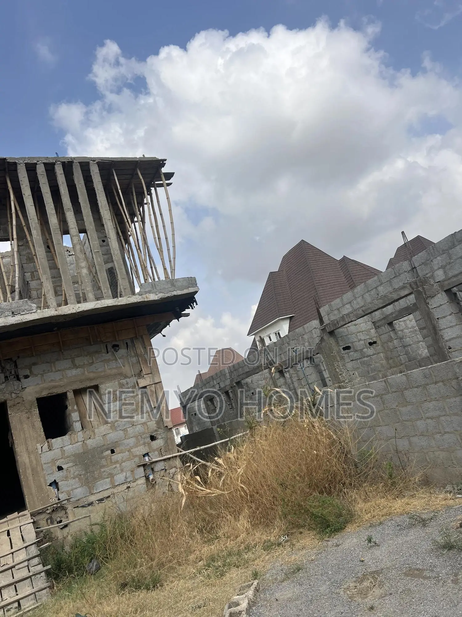4bdrm Duplex in Apo Nepa for sale