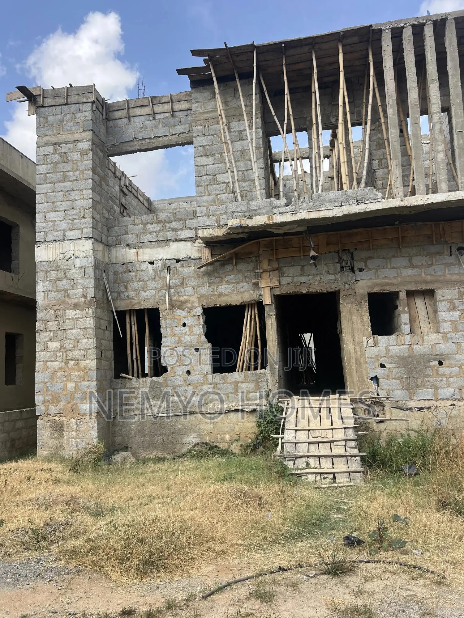 4bdrm Duplex in Apo Nepa for sale