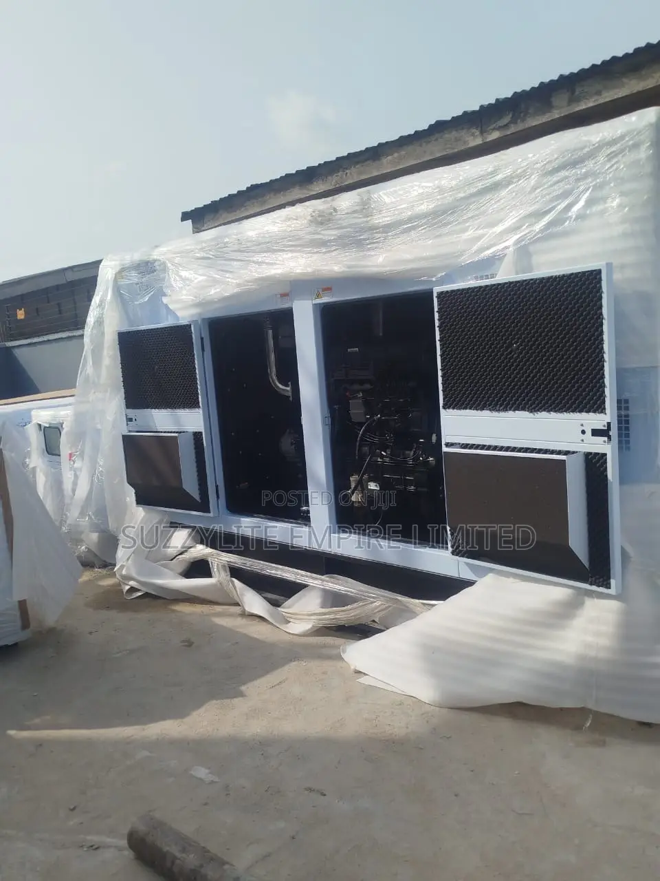 Perkins 650kva Soundproof Diesel Generator With 5years Warranty