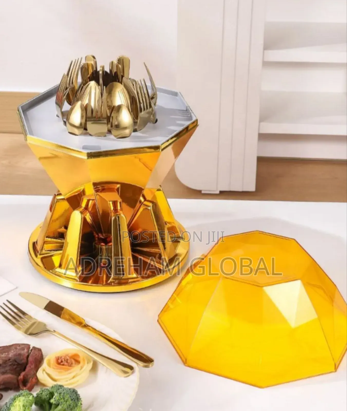 24pcs Luxury Diamond Shape Gold Cutlery.