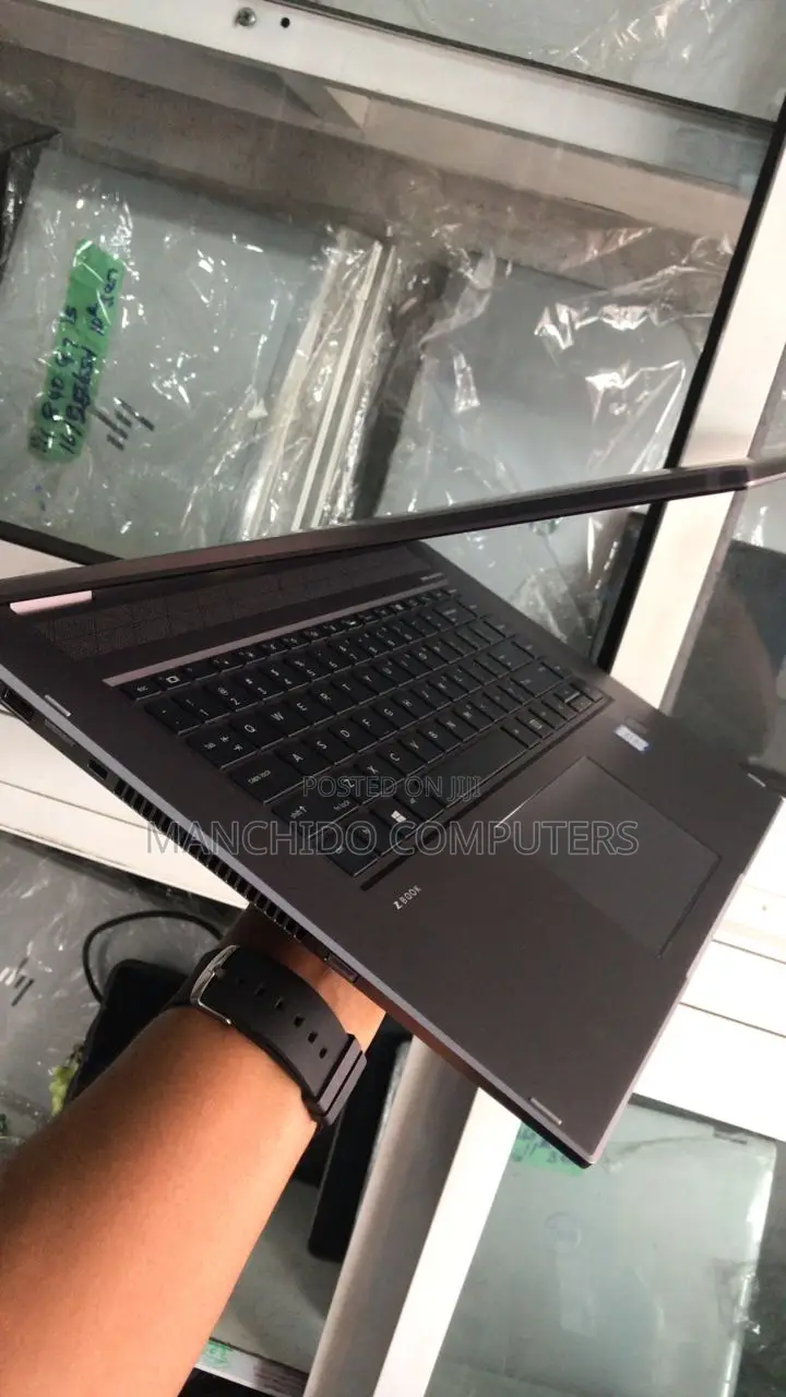 Laptop HP ZBook Studio x360 15 G6 16GB Intel Core i7 SSD 512GB