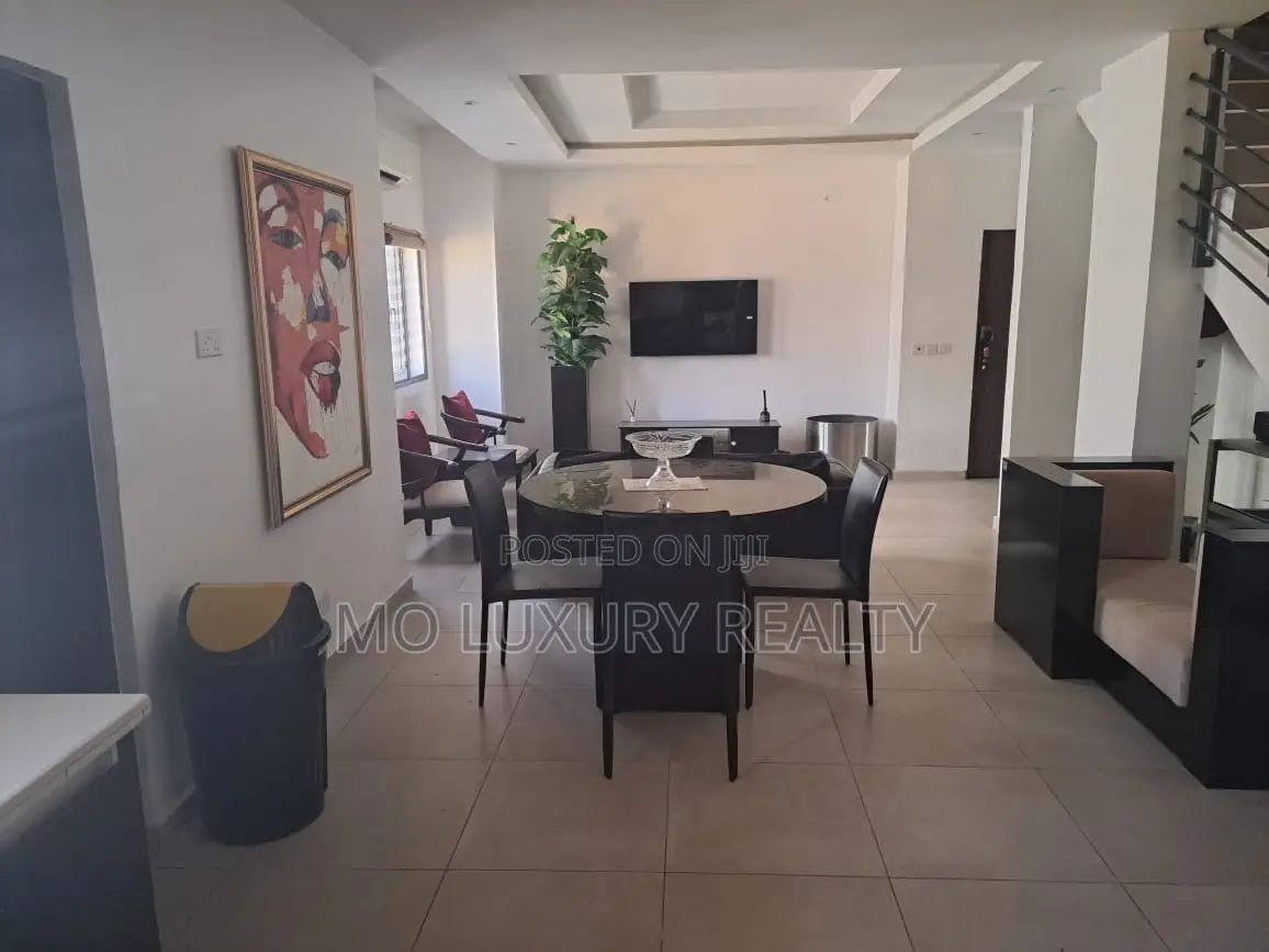 2bdrm Maisonette in Lekki Phase 1 for rent