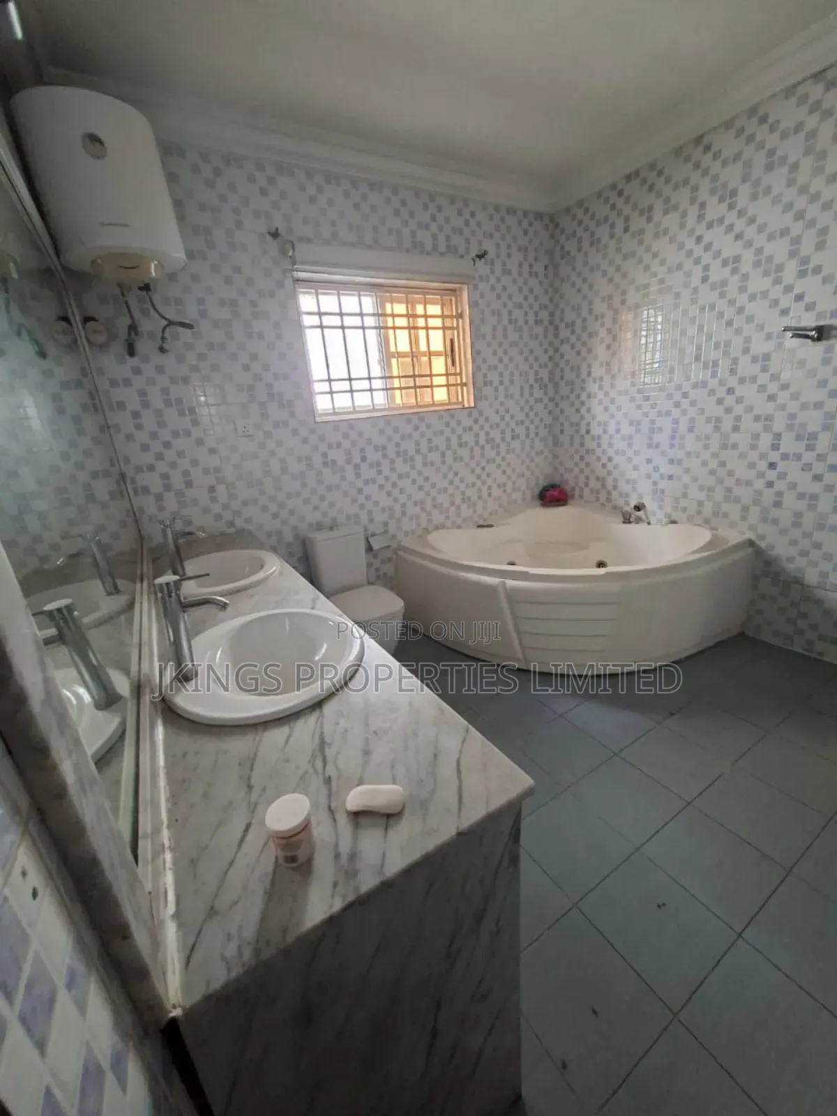 4bdrm Duplex in Obanikoro for sale