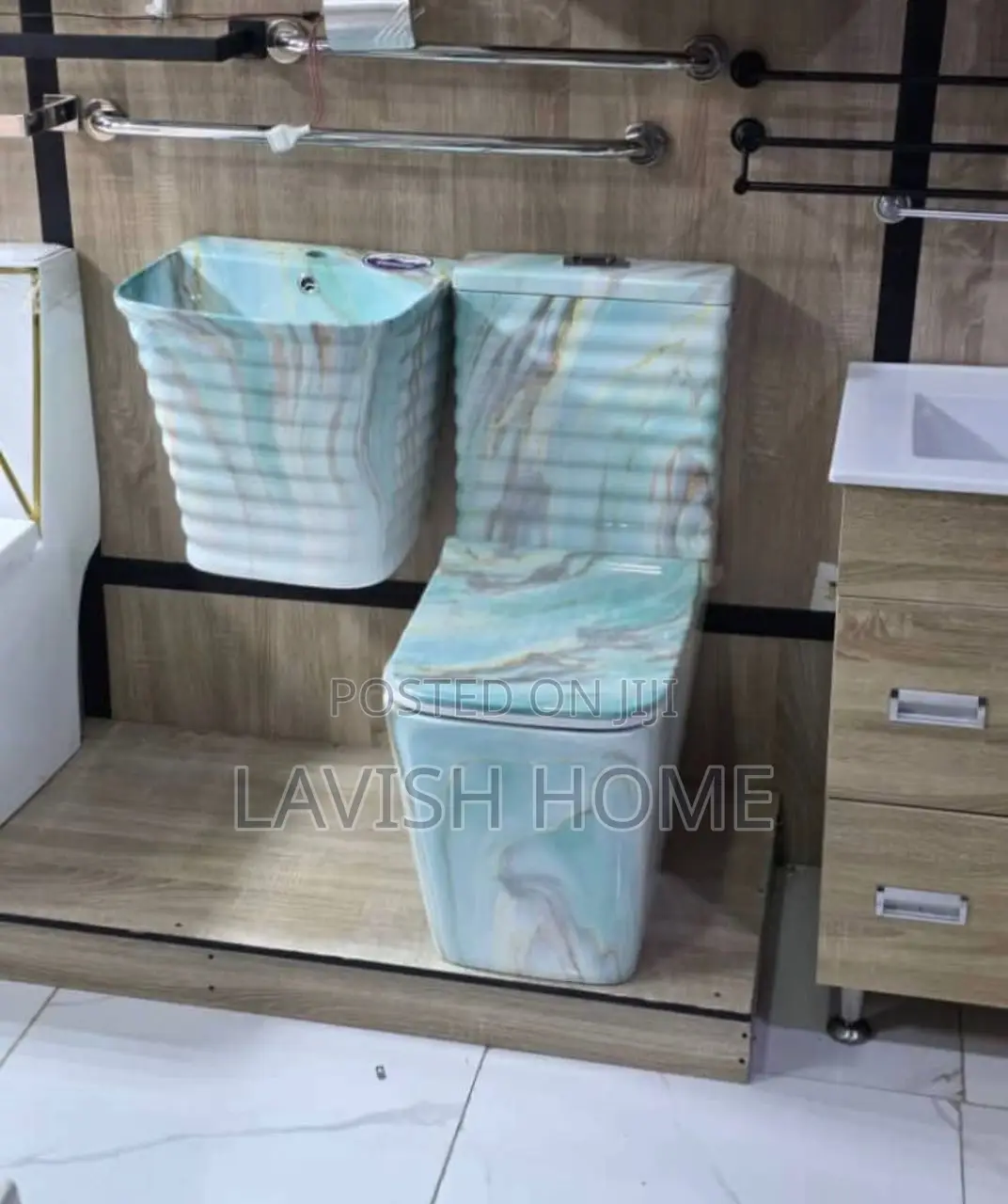 Marble Colored Water Closet Set With Suspended Basin