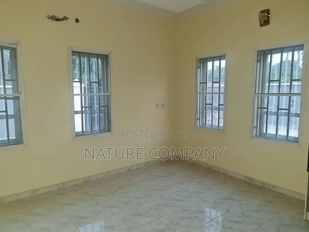 3bdrm Block of Flats in Ikeja Gra for rent