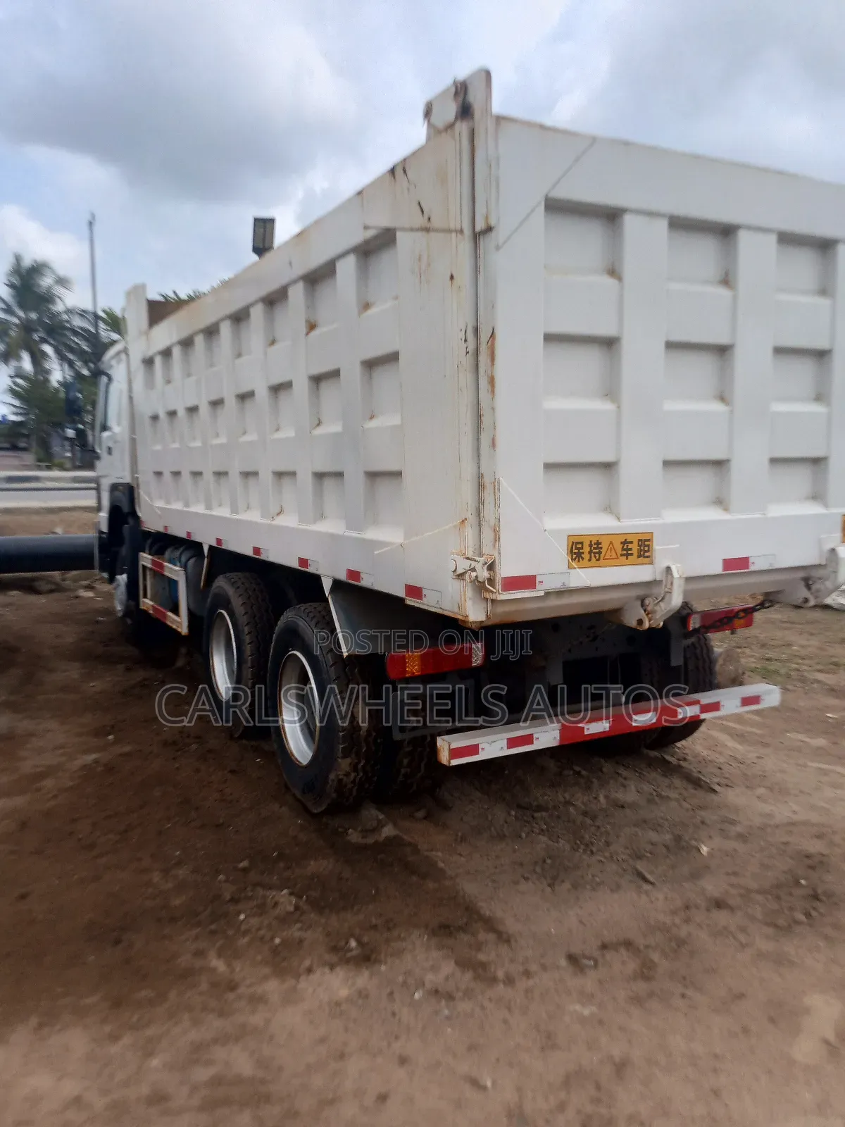 Direct Tokunbo Howo 371 Tipper Dump Truck.