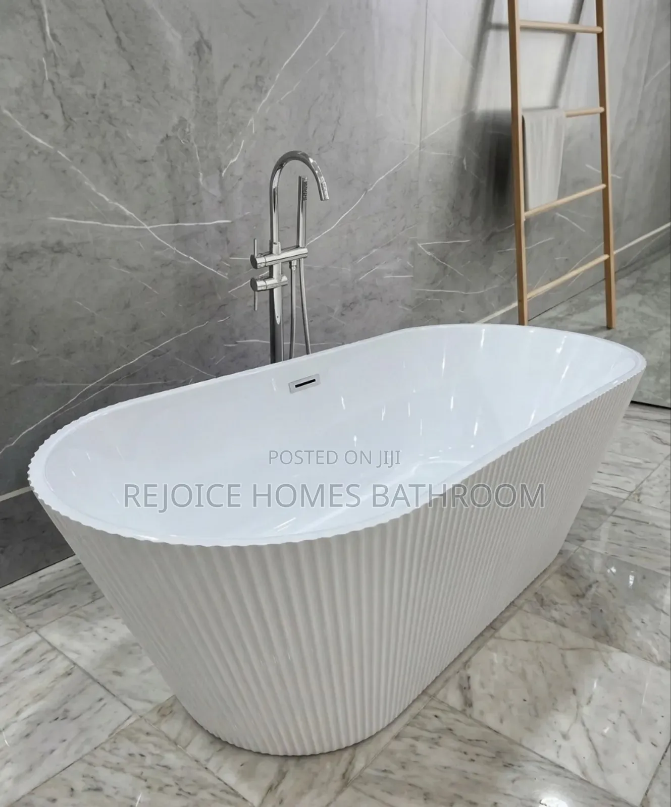 White Modern Oval Free-Standing Fluted Acrylic Bathtub Line Design