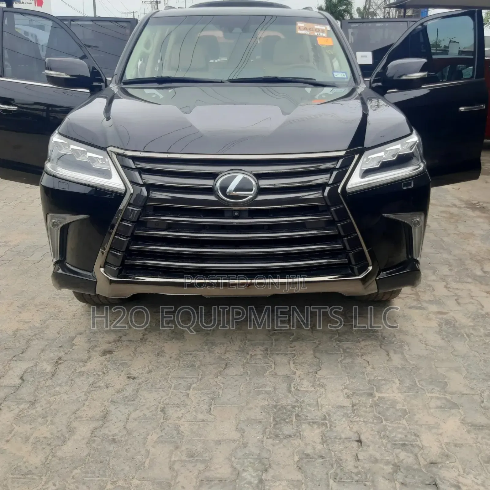 Lexus LX 570 (5 seats) AWD 2018 Black